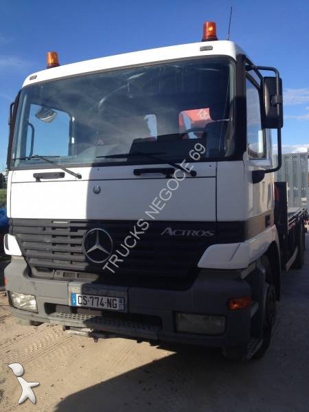 Used heavy mercedes truck