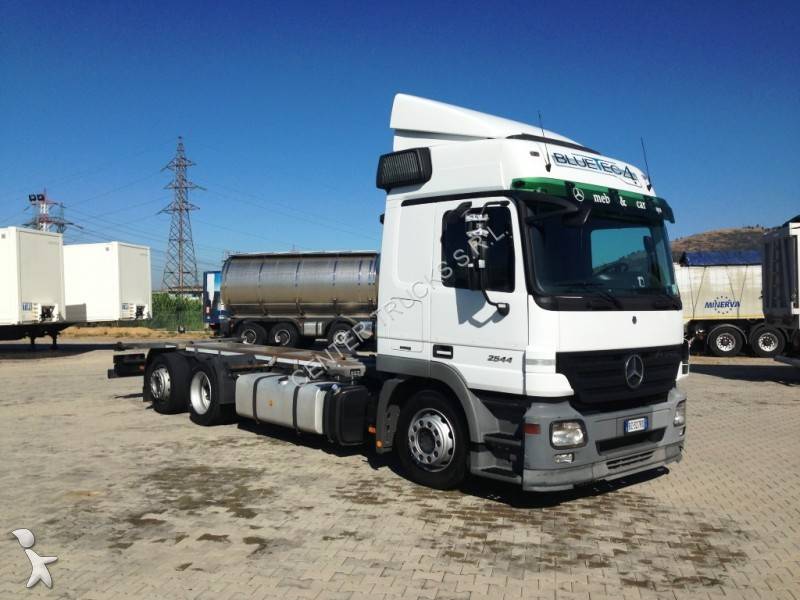 Used mercedes actros truck #2