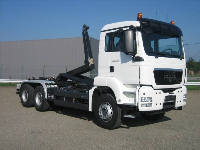 Un petit MAN AMPIROLL 556913-camion-man-a_bras