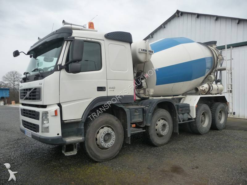 Used Volvo FM12 concrete mixer truck 440 8x4 Diesel Euro 4 n°721214