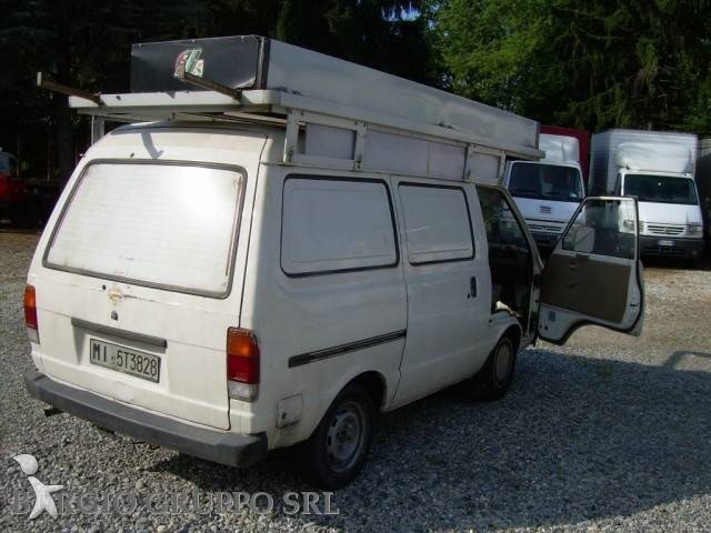 Utilitaire occasion nissan vanette #2