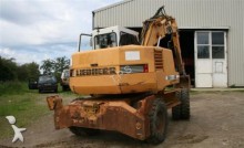 escavatore gommato Liebherr