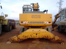 escavatore gommato Liebherr