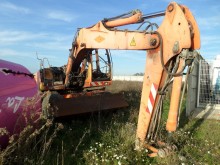 escavatore gommato Liebherr