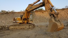 escavatore cingolato Liebherr