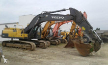 pelle sur chenilles Volvo