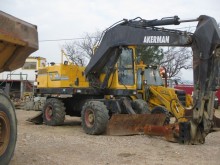 escavatore gommato Volvo