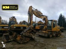 escavadora sobre pneus Liebherr