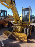 escavatore gommato Komatsu
