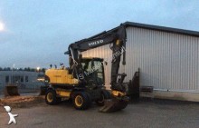 graafmachine op banden Volvo