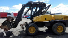 escavatore gommato Mecalac