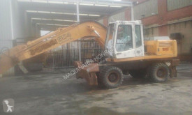 escavatore gommato Liebherr