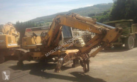 escavatore gommato Liebherr