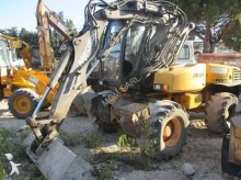 escavatore gommato Mecalac