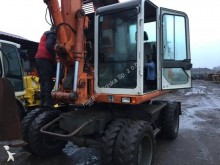 escavatore gommato Atlas