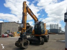 pelle de manutention JCB