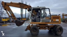 escavatore gommato Liebherr