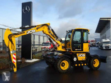 escavatore gommato JCB