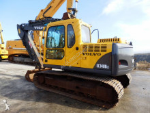 escavatore cingolato Volvo
