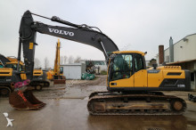 pelle sur chenilles Volvo