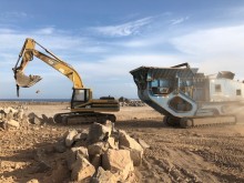 escavatore cingolato Caterpillar