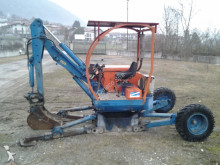 escavatore gommato usato