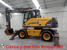 escavatore gommato Volvo