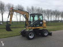 escavatore gommato Terex