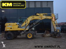 pelle sur pneus New Holland