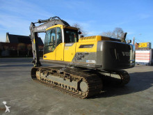 escavatore intermediario strada/rotaia Volvo