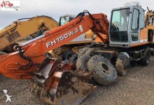 escavatore gommato Fiat-Hitachi