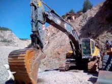 escavatore cingolato Volvo