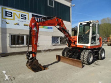 escavatore gommato Schaeff