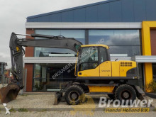 graafmachine op banden Volvo