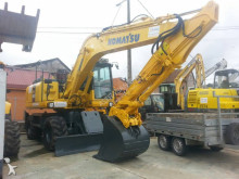 escavatore gommato Komatsu