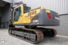 escavatore intermediario strada/rotaia Volvo