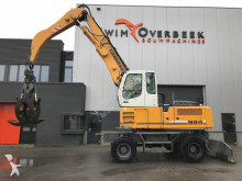 escavatore intermediario strada/rotaia Liebherr