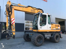 escavatore gommato Liebherr