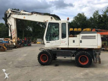 escavatore gommato Liebherr