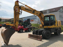 escavatore gommato Komatsu