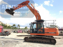 pelle sur chenilles Doosan