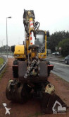 escavatore gommato Komatsu