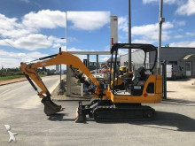 mini escavatore Caterpillar