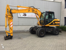 escavatore gommato JCB