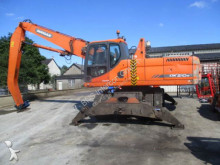 escavatore gommato Doosan