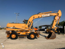 escavatore gommato Case