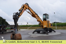 escavatore gommato Liebherr