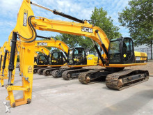 pelle sur chenilles JCB