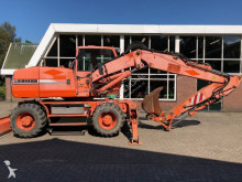 escavatore gommato Liebherr