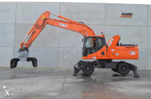 pelle de manutention Doosan